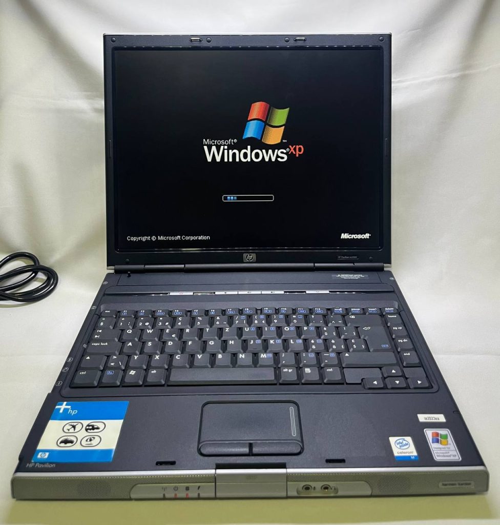 HP Pavilion ze 2000 win xp - PetoRetro