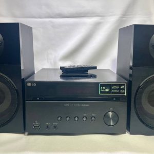 Micro Hi Fi system LG vista frontal con parlantes - PetoRetro